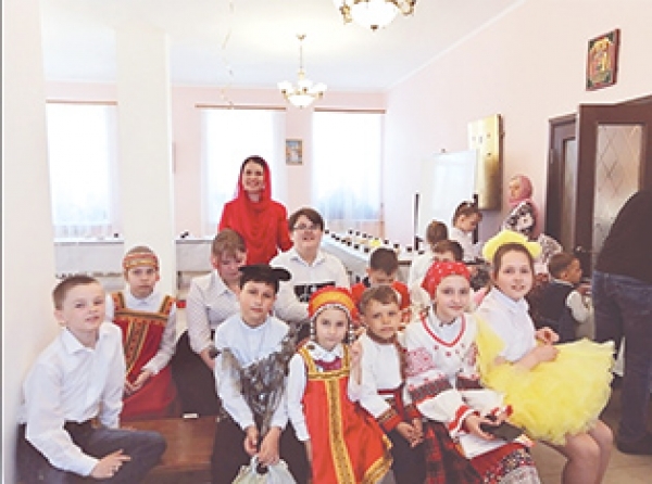В воскресенье. У кремля