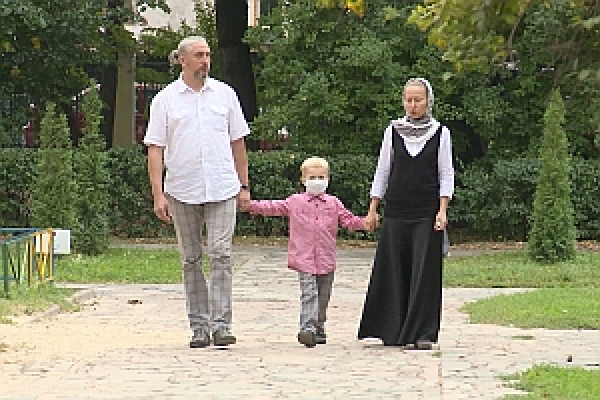 Рязанцев просят помочь собрать средства на лечение 4-летнего Пети Чикина